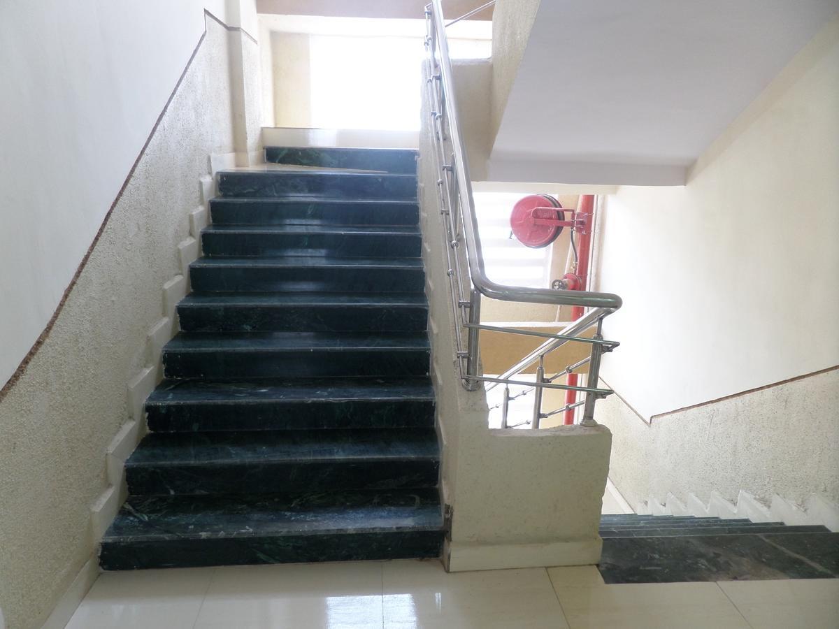 Hotel Riya-Raj Lodging Titwala Extérieur photo